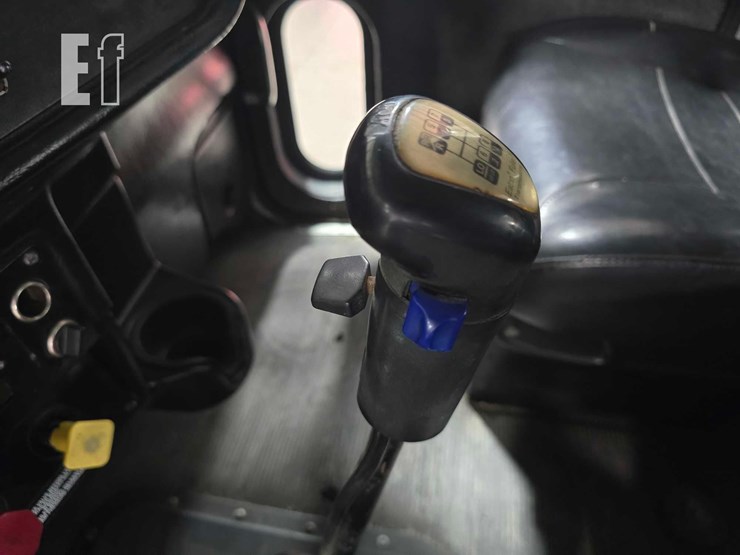 2004-peterbilt-378-image-16