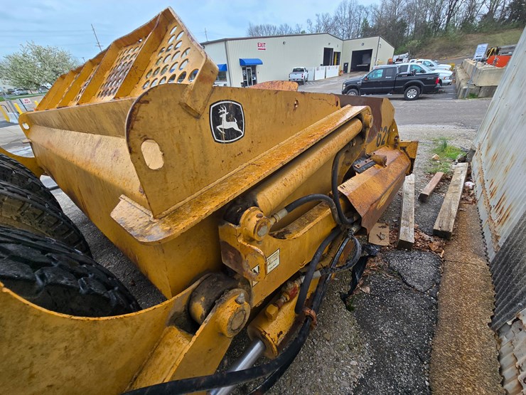 2006-deere-1812c-image-11