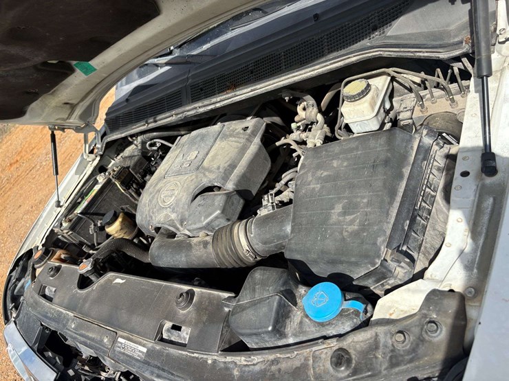 2010-nissan-titan-se-image-25