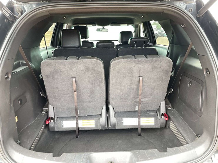2015-ford-explorer-xlt-image-15
