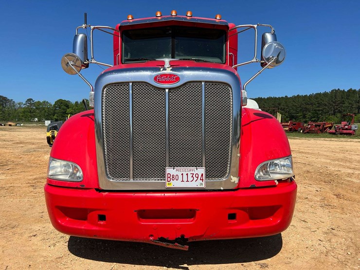 2012-peterbilt-386-image-5