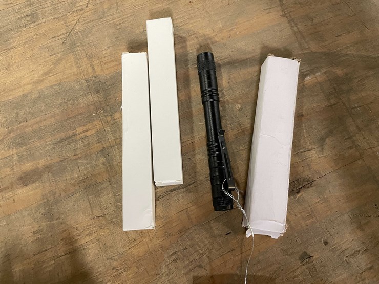 #2423-•-(4)-led-mechanic's-flashlights-(pr12)-image-1