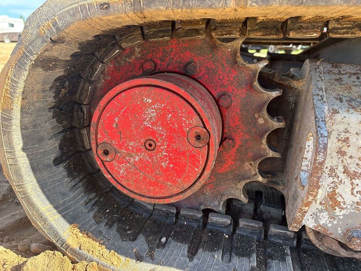 2013-takeuchi-tb235-image-18