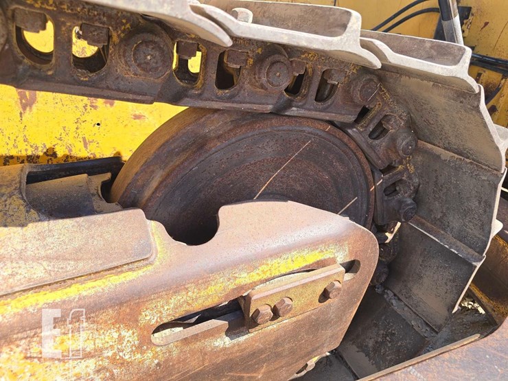 2008-deere-750j-image-31