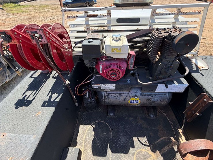 2015-ford-f350-image-17