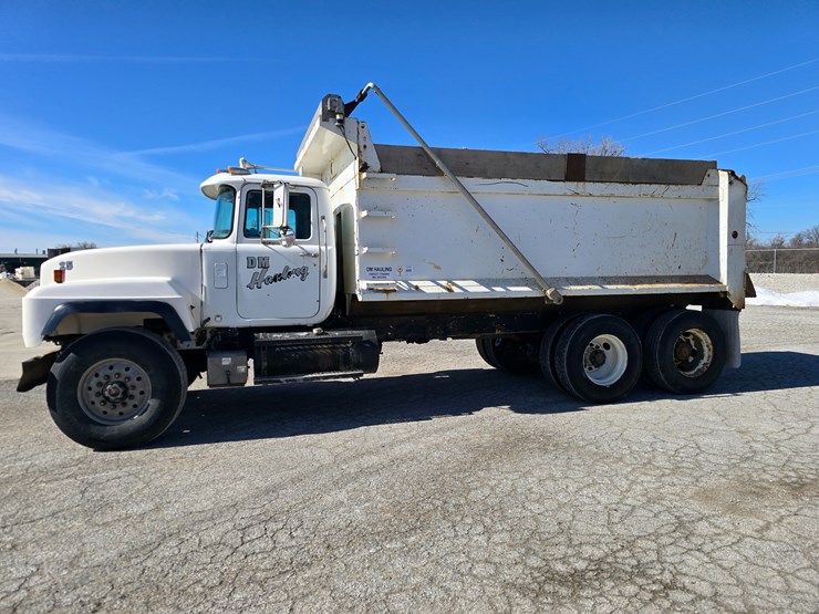 2001-mack-rd688s-image-6