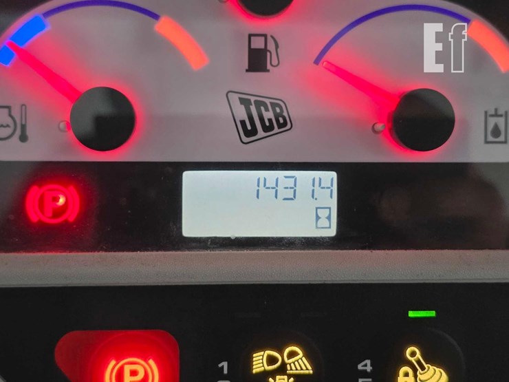 2021-jcb-3ts-8t-image-19