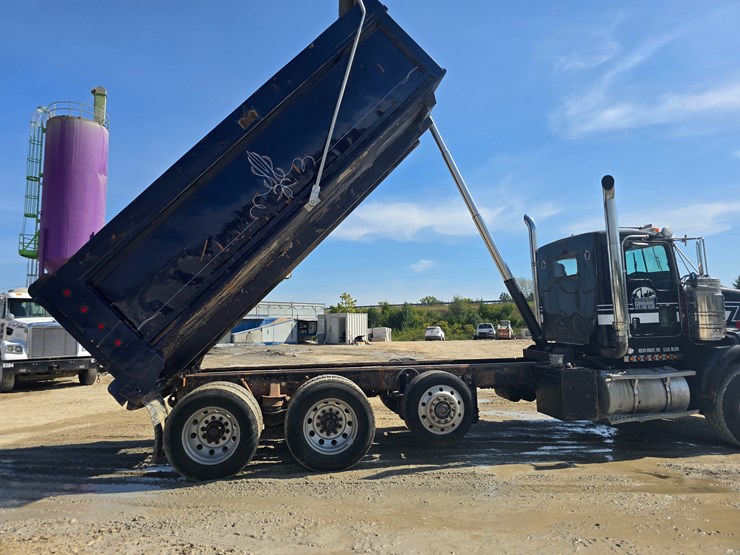 #21305-•-2003-kenworth-dump-truck-image-69