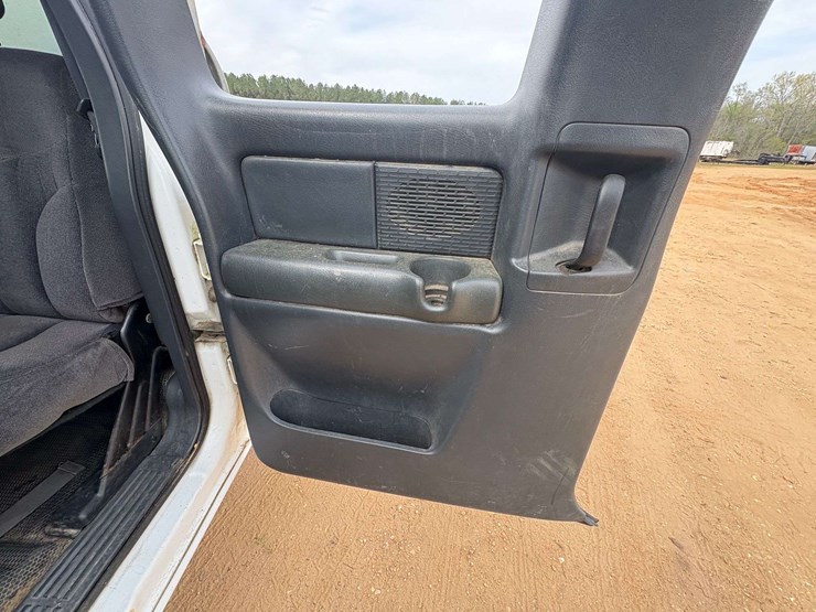 2001-gmc-sierra-2500-image-13