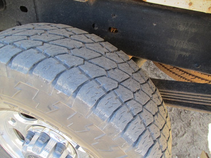 2004-chevrolet-2500hd-image-5