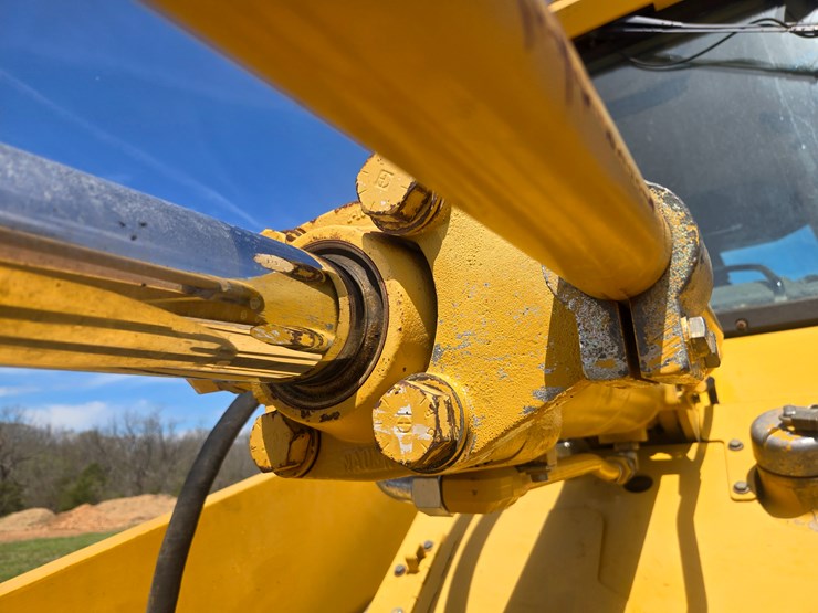 2001-caterpillar-953c-image-97