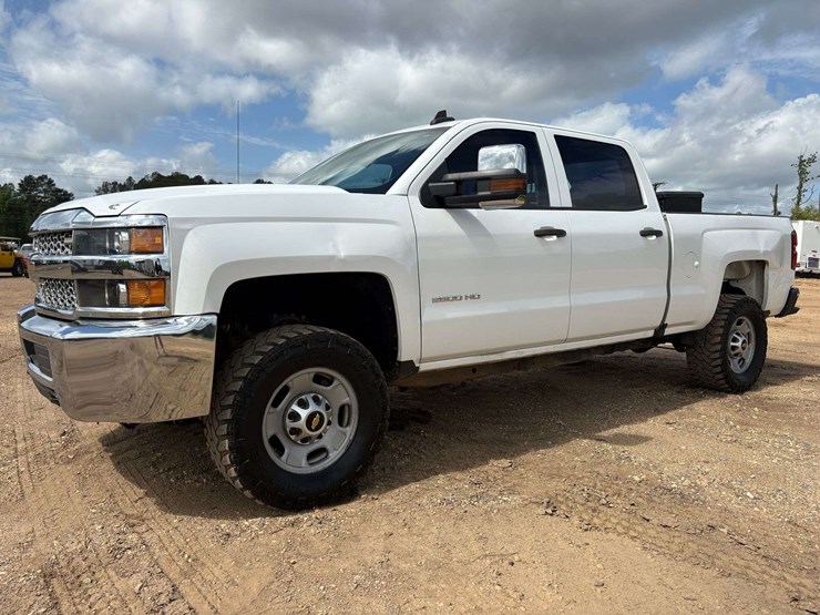 2019-chevrolet-2500-image-1
