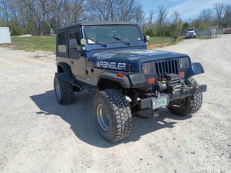 1993-jeep-wrangler-image-13