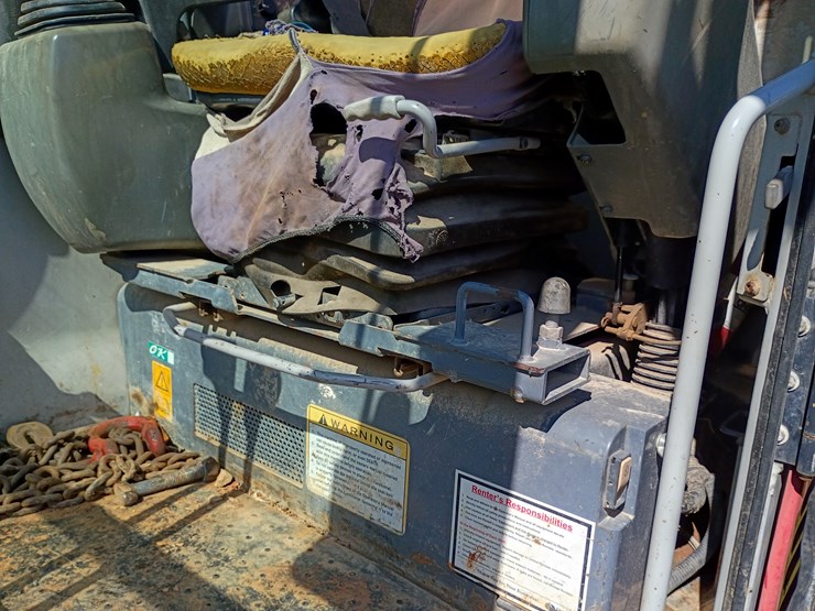 2011-takeuchi-tb285-image-33