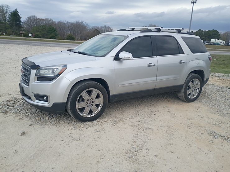 2017-gmc-acadia-image-2
