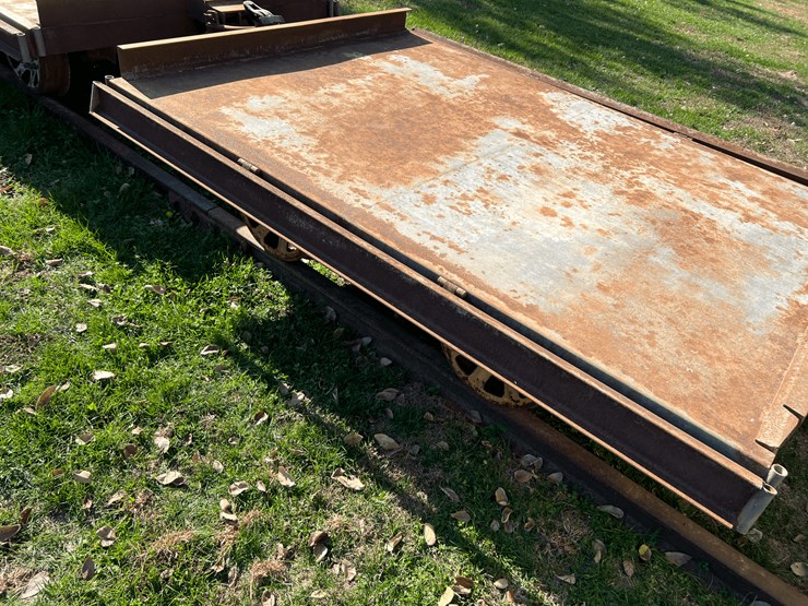 set-of-3-flat-cars-image-22