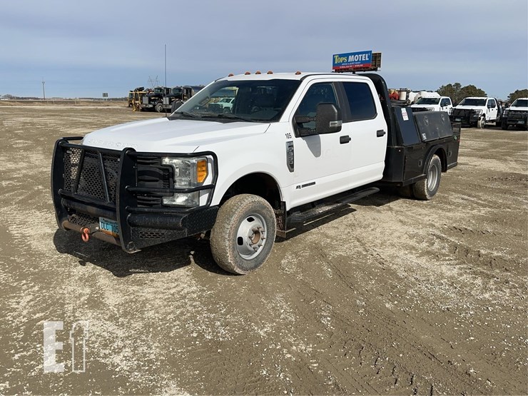 2017-ford-f350-xl-image-1