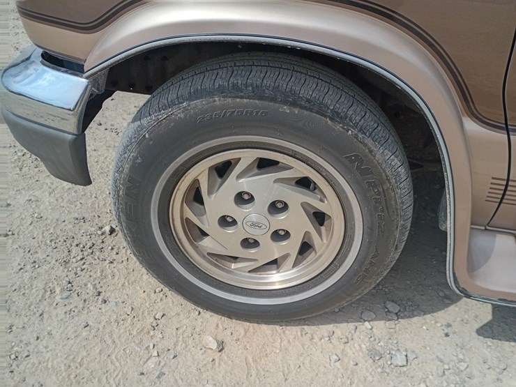 1992-ford-e150-image-75