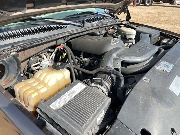 2003-chevrolet-tahoe-lt-image-8