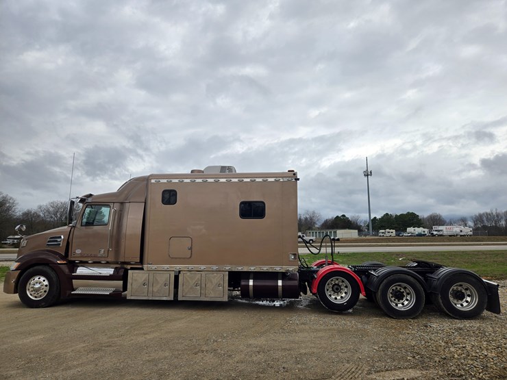 2017-western-star-5700xe-image-11