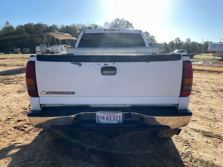 2003-gmc-sierra-2500-image-6