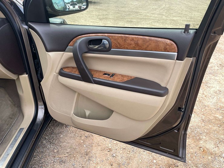 2011-buick-enclave-cxl-image-17