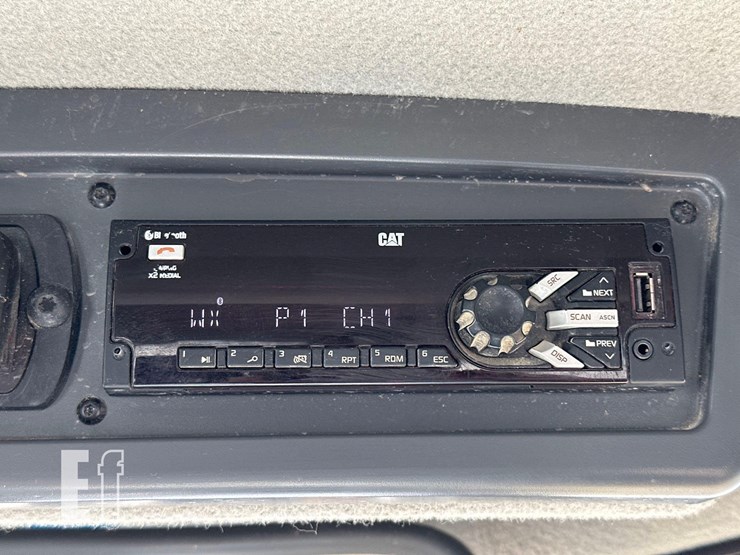 2019-caterpillar-d6-xe-lgp-image-29