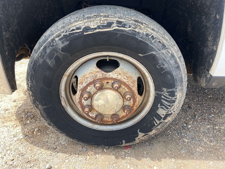 2015-chevrolet-silverado-3500-image-19