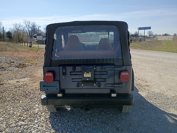 1997-jeep-wrangler-image-7