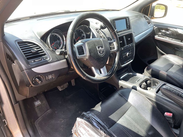 2019-dodge-grand-caravan-gt-image-11