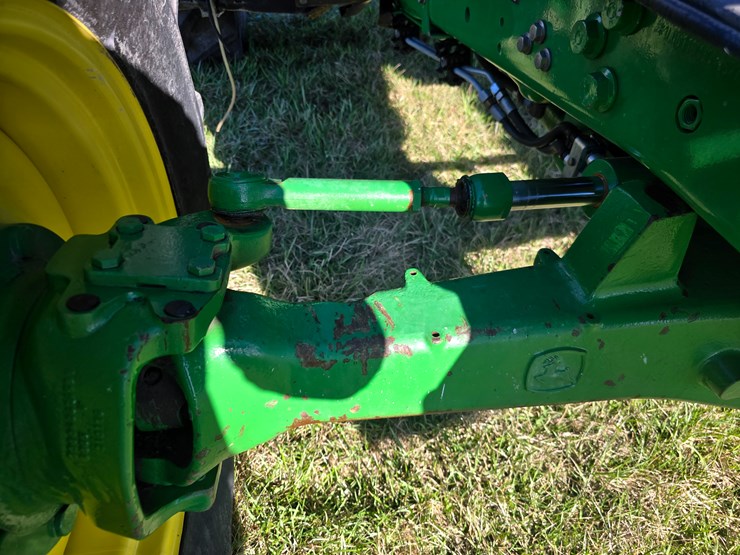 2016-john-deere-6110m-image-31