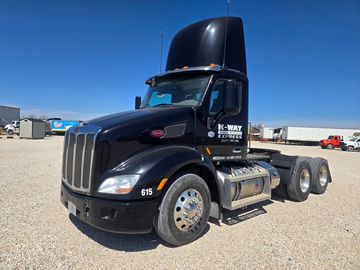 2016-peterbilt-579-image-3