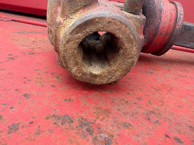 new-holland-326-image-18