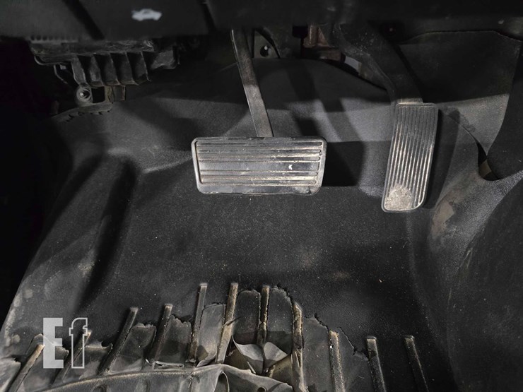 2015-chevrolet-silverado-1500-image-11