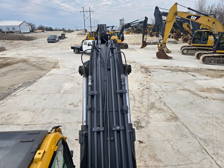 2013-deere-160g-lc-image-68