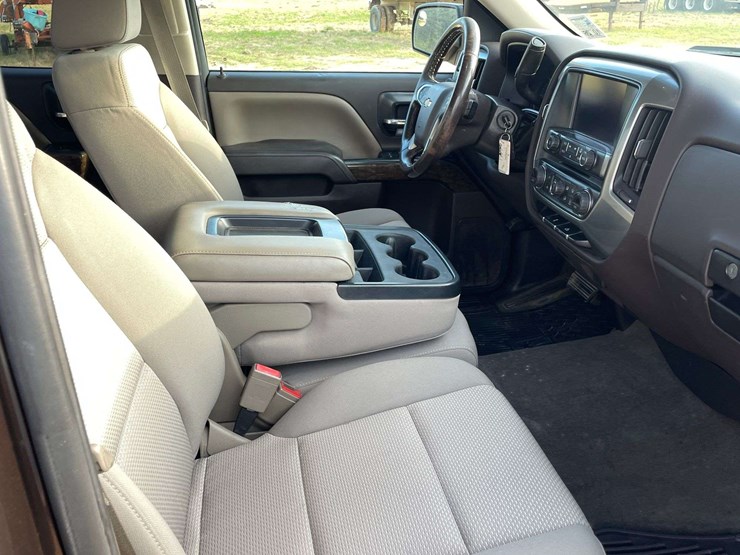 2016-chevrolet-silverado-1500-lt-image-18