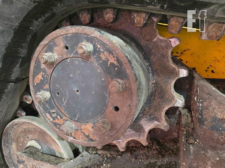 2020-jcb-3ts-8t-image-28