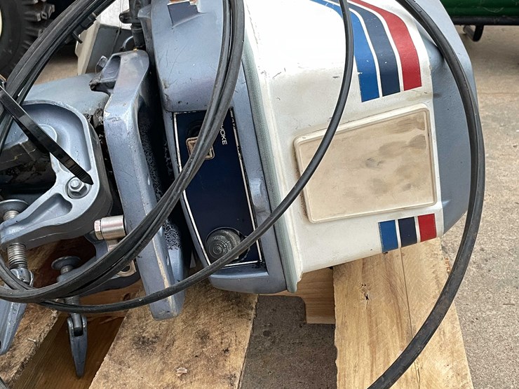 #7010-•-25-hp-evinrude-(o3)-image-9