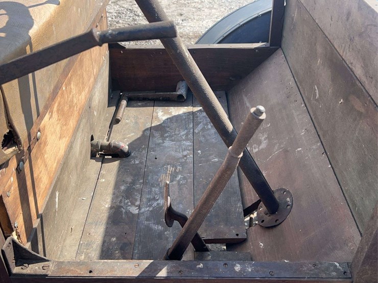 international-highwheeler-image-27