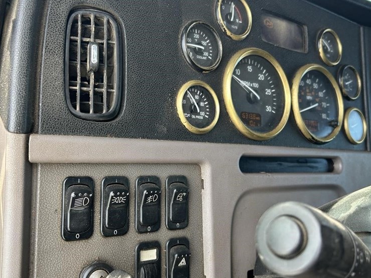 2012-peterbilt-386-image-21