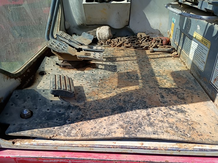 2011-takeuchi-tb285-image-32