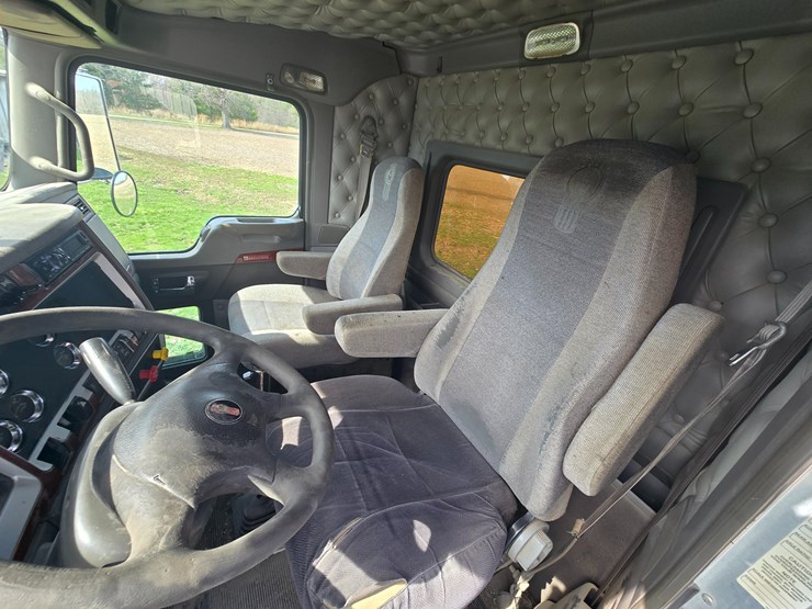 2007-kenworth-w900-image-54