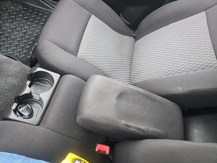 2011-chevrolet-colorado-image-37