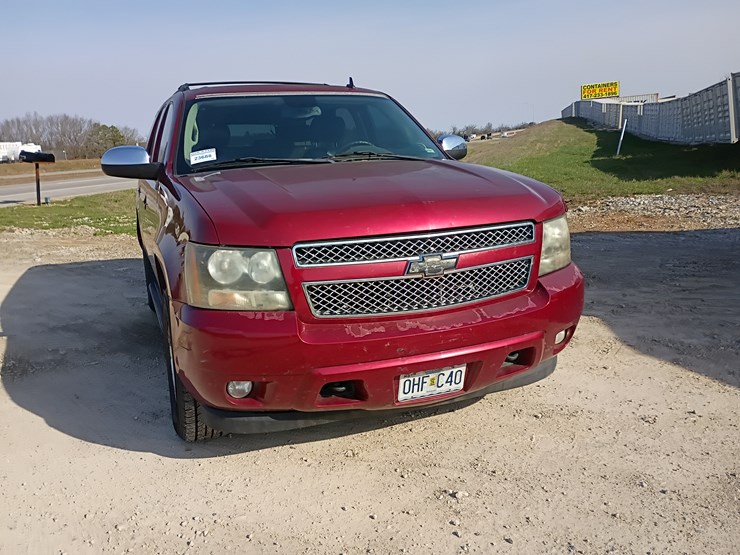 2010-chevrolet-tahoe-image-14