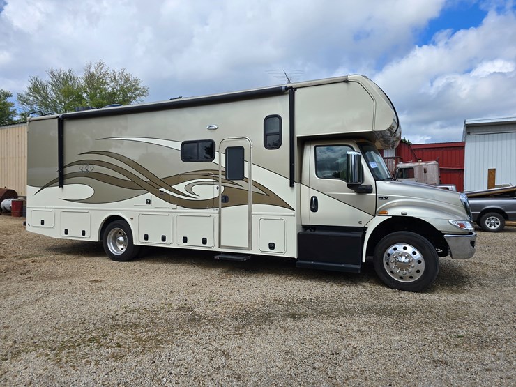 2021-international-mv607-image-31