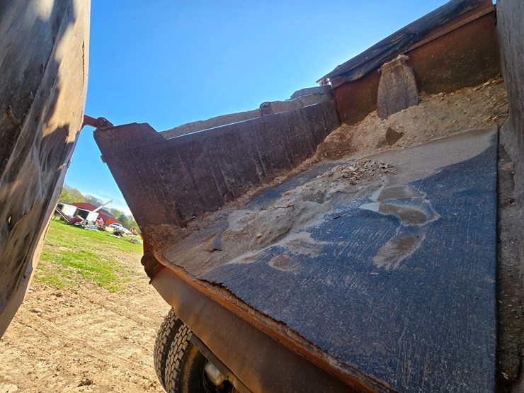 1994-mack-rd690s-image-36