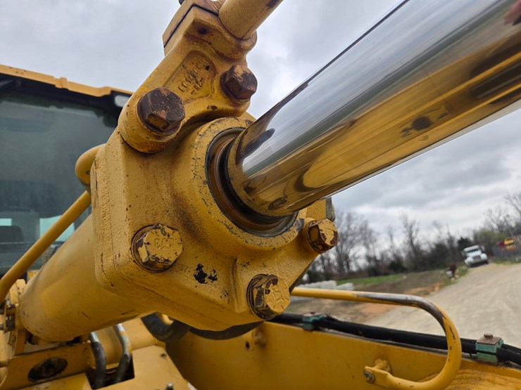 2001-caterpillar-963c-image-69