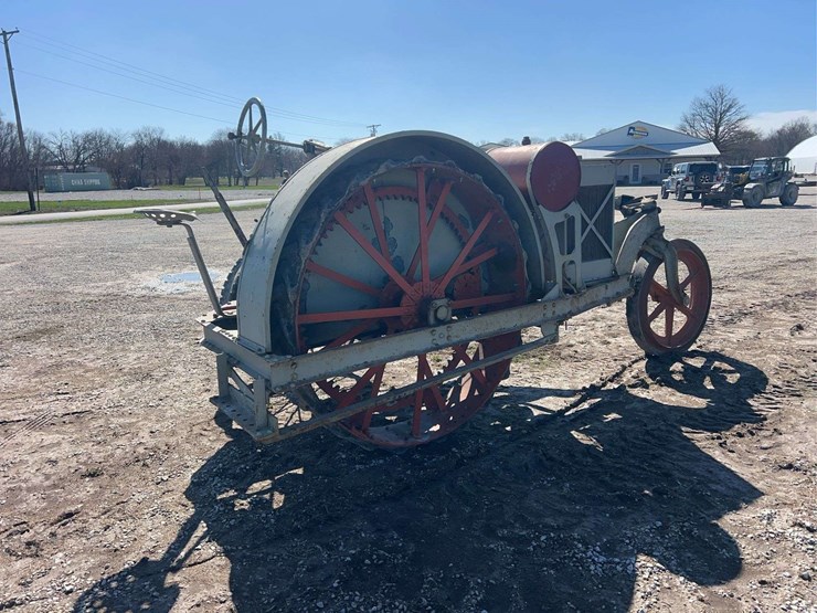 big-bull-tractor-image-3