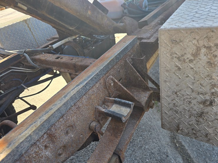 2016-ford-f550-image-56