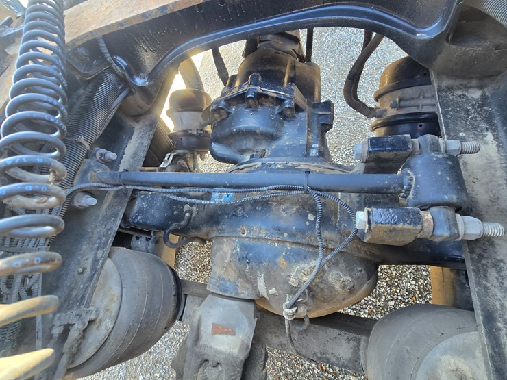 2005-peterbilt-379-image-100